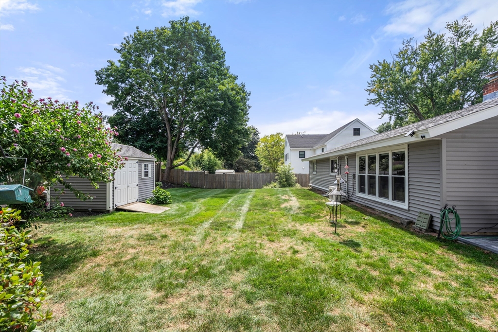 17 Mayflower Rd