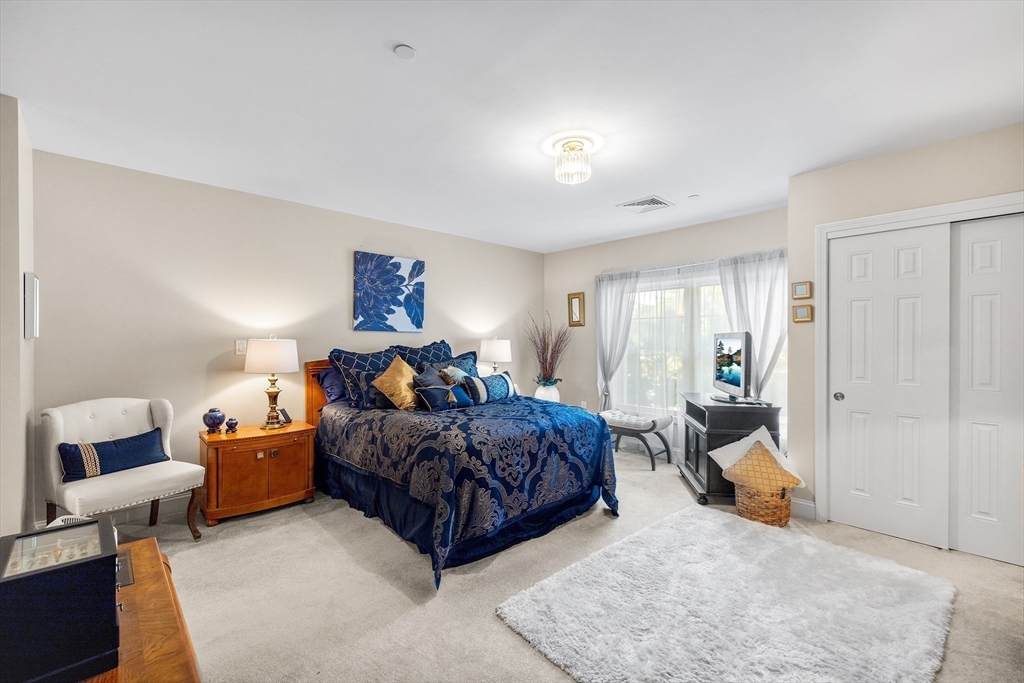490 Main St # 215