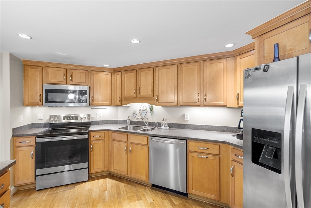 490 Main St # 215