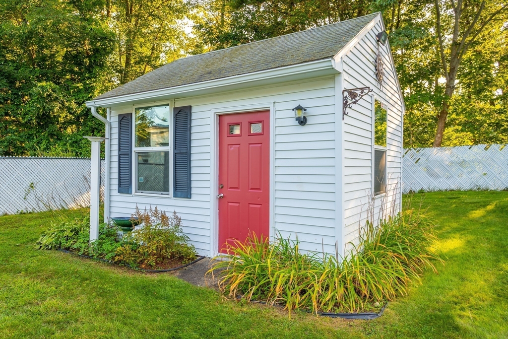 24 Colony Rd