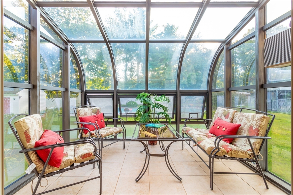 24 Colony Rd