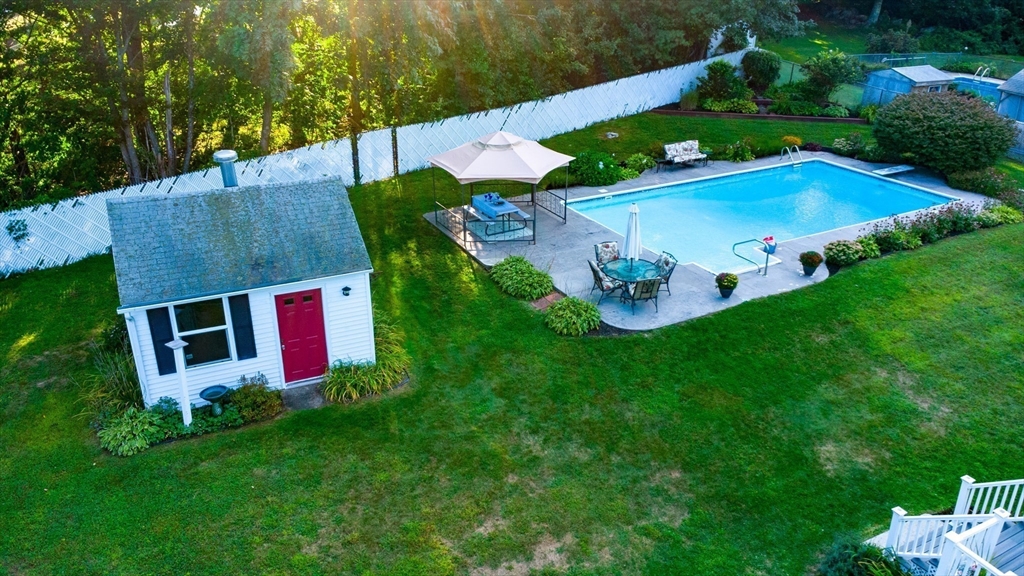 24 Colony Rd