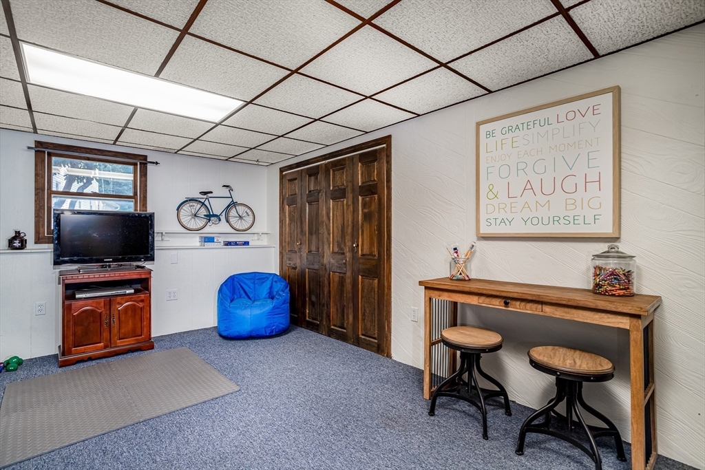 24 Colony Rd