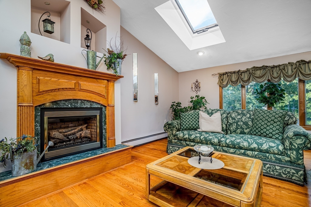 24 Colony Rd