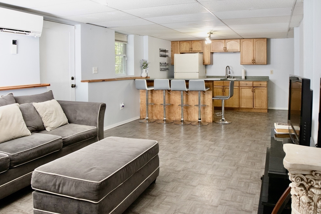 519 Johnny Appleseed Ln