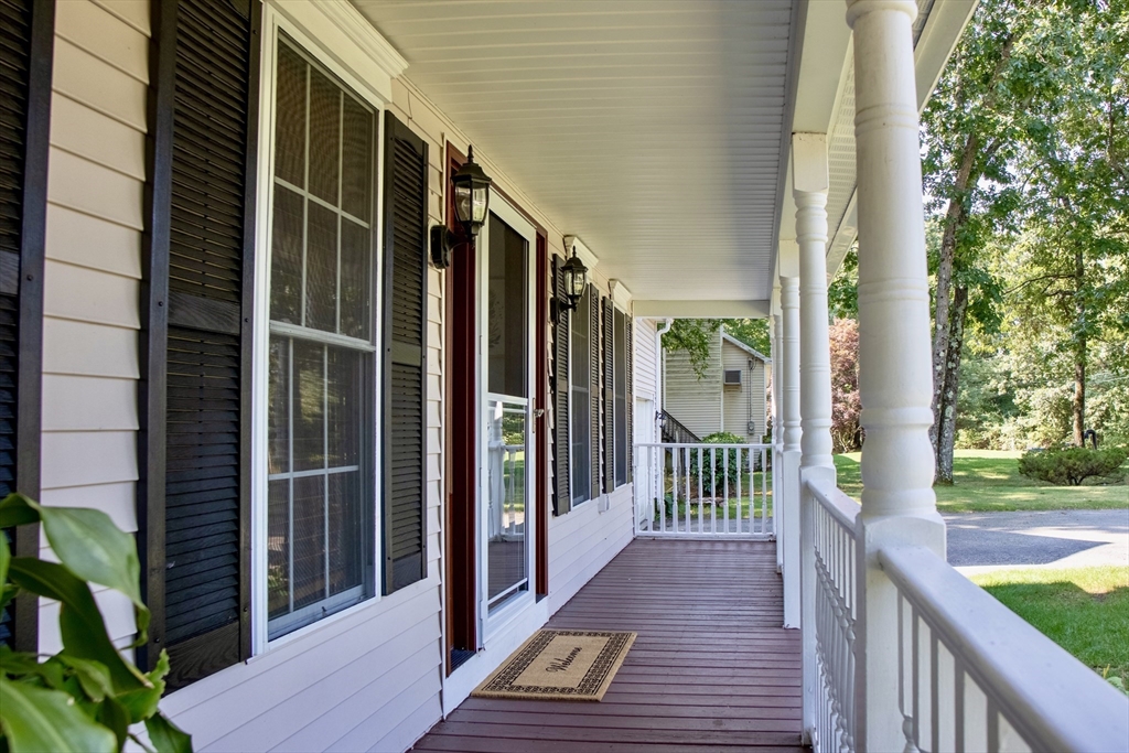 519 Johnny Appleseed Ln