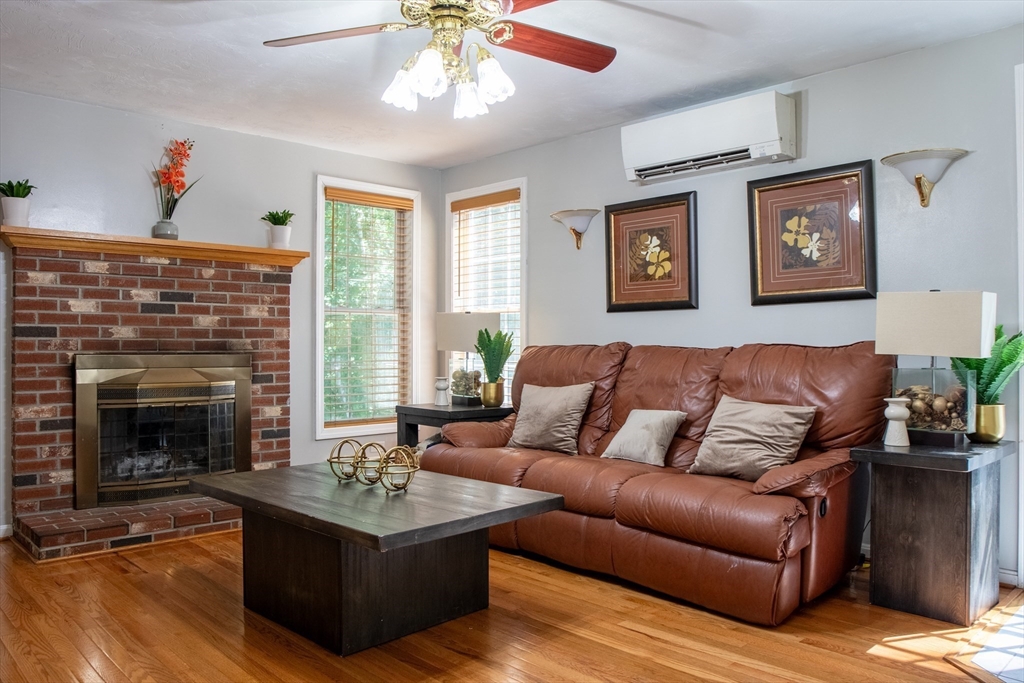 519 Johnny Appleseed Ln