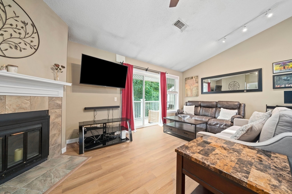 108 Bradford Commons Ln # 108