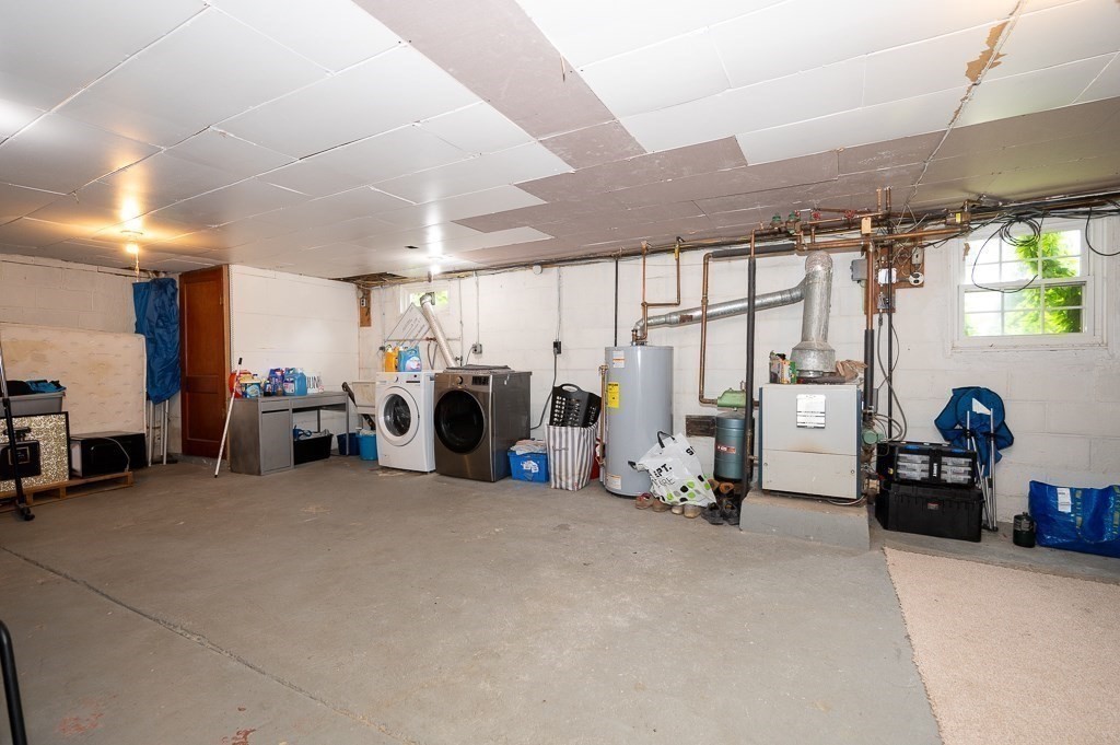 27 Lakeshore Dr