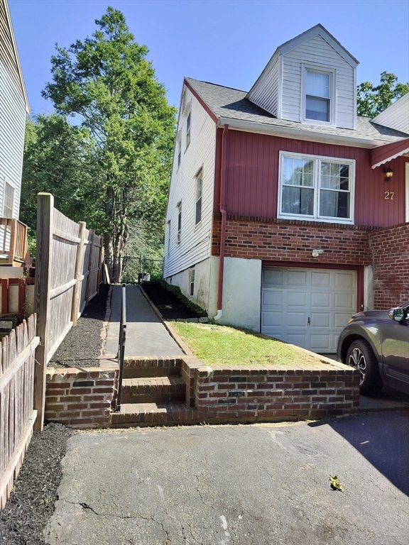 27 Lakeshore Dr