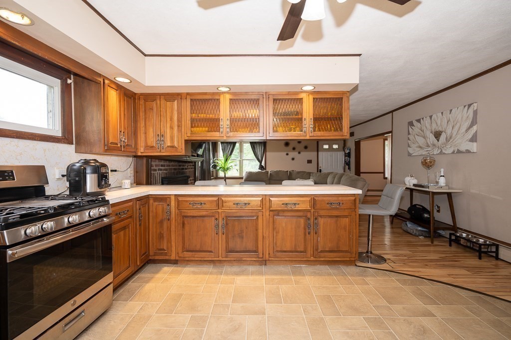 27 Lakeshore Dr