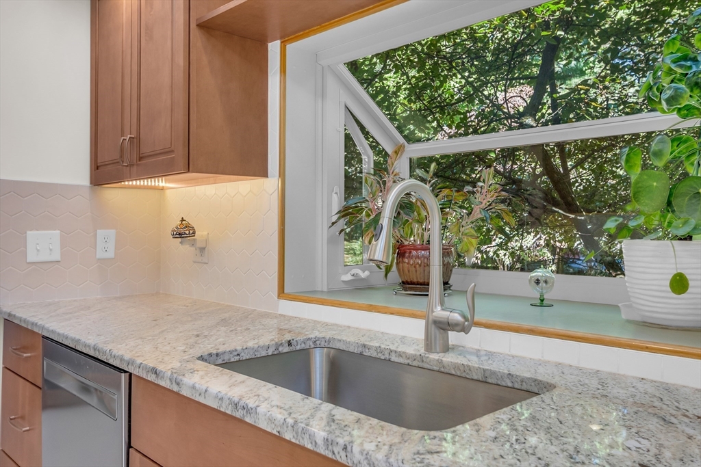 293 Taylor Rd