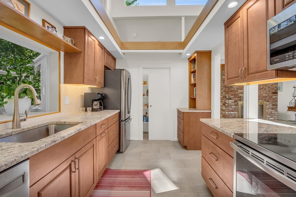 293 Taylor Rd