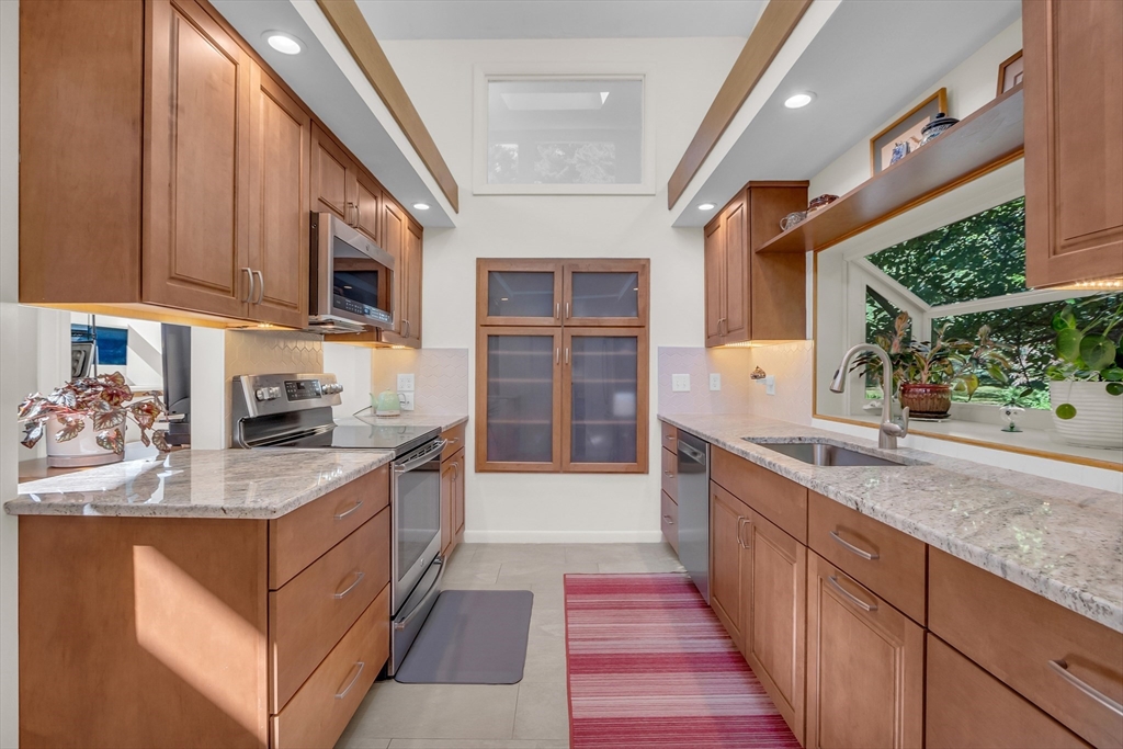 293 Taylor Rd