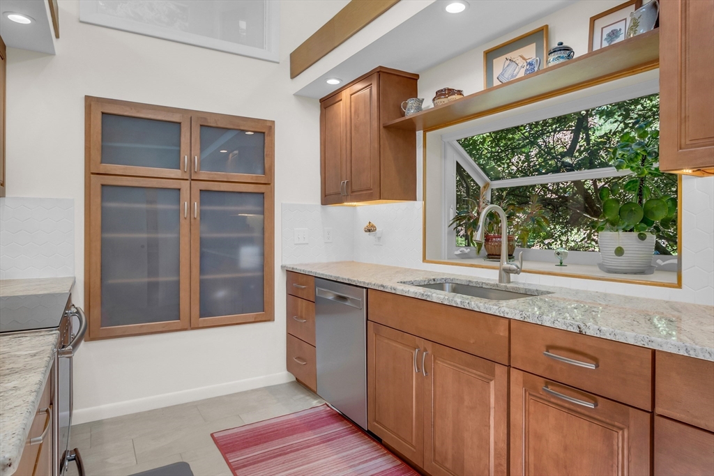 293 Taylor Rd