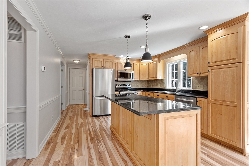 18 Sycamore Rd
