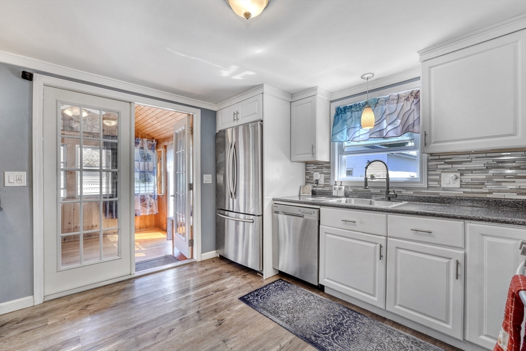 7 Lexington Dr