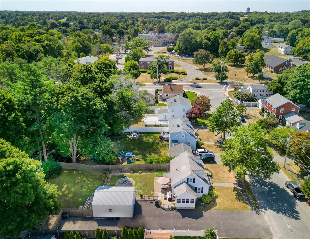 7 Lexington Dr