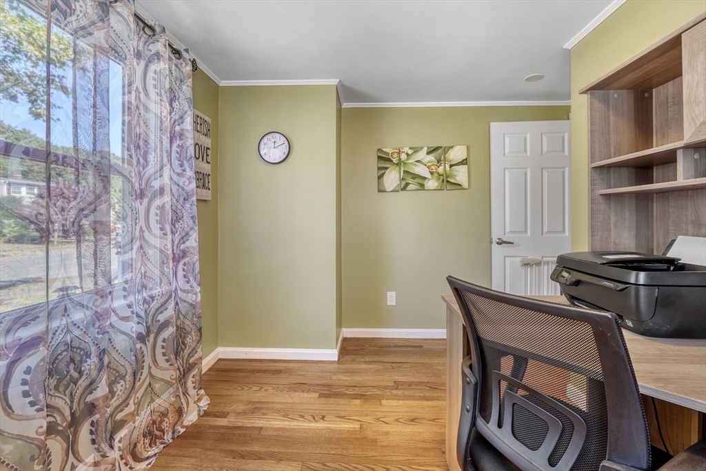 7 Lexington Dr