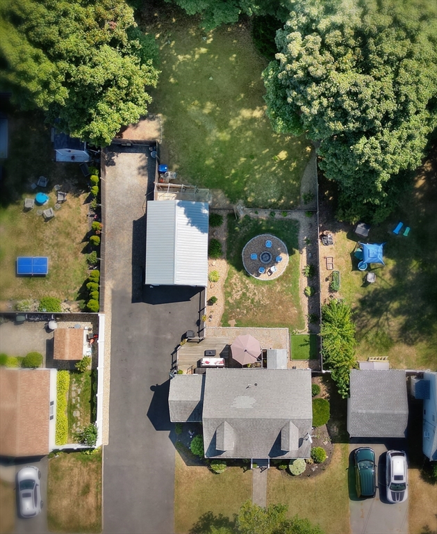 7 Lexington Dr