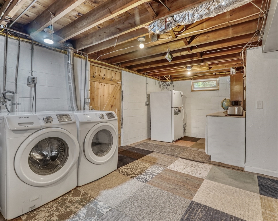 7 Lexington Dr