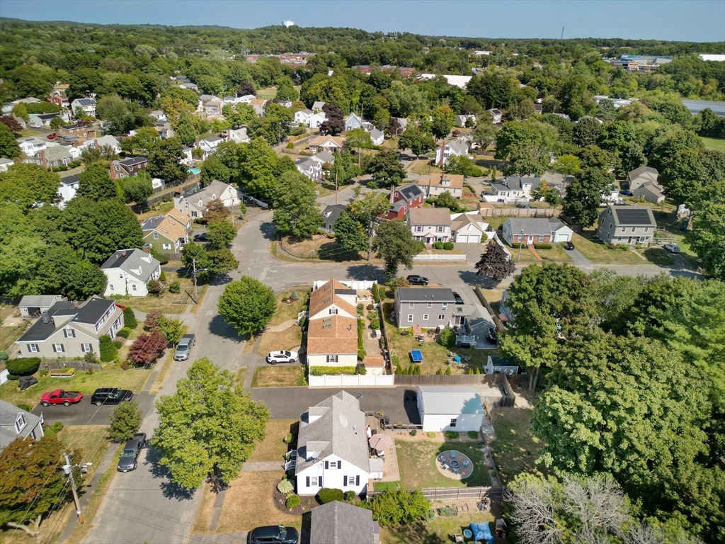 7 Lexington Dr