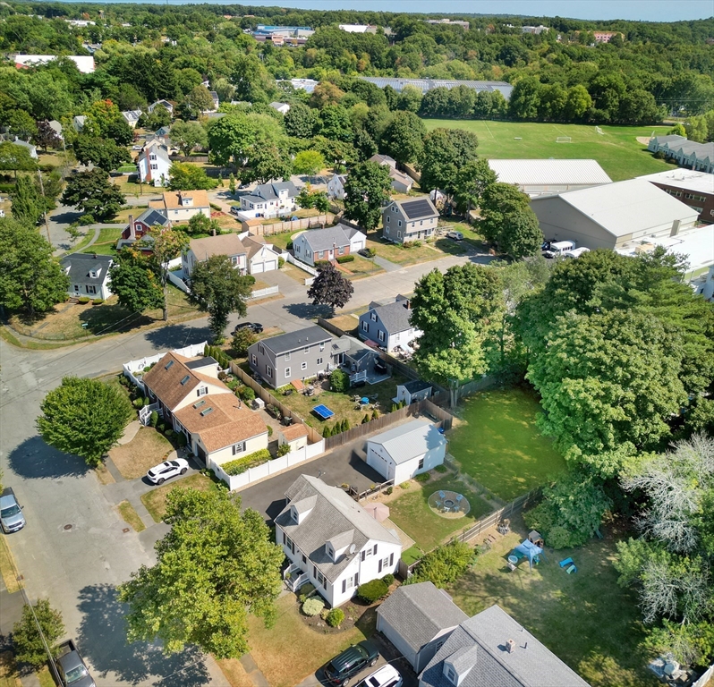 7 Lexington Dr