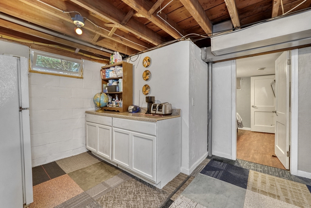 7 Lexington Dr