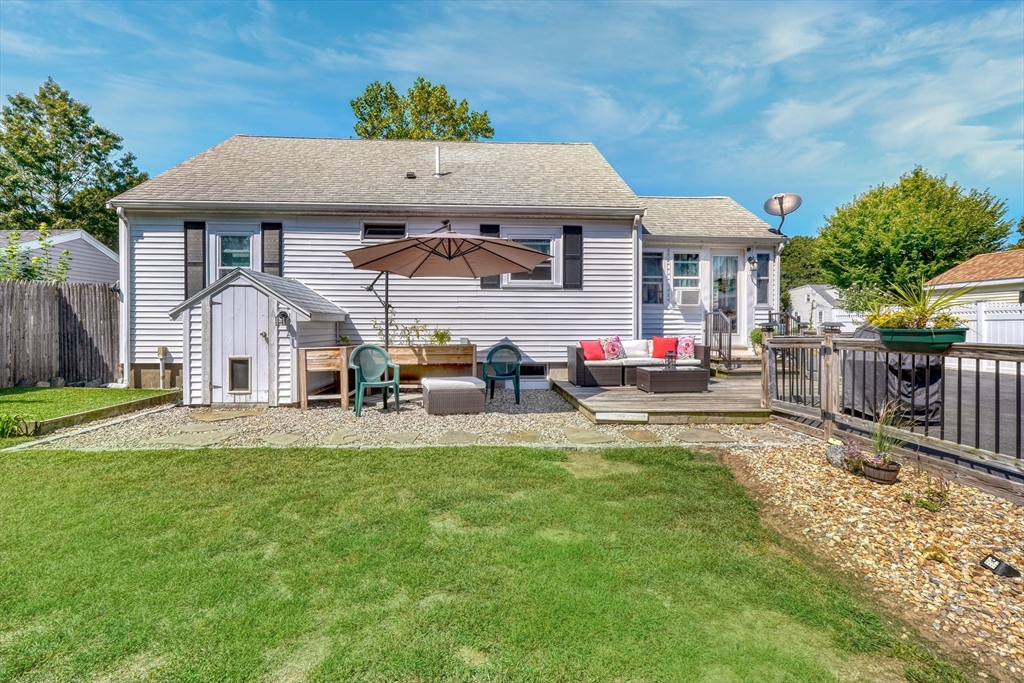 7 Lexington Dr
