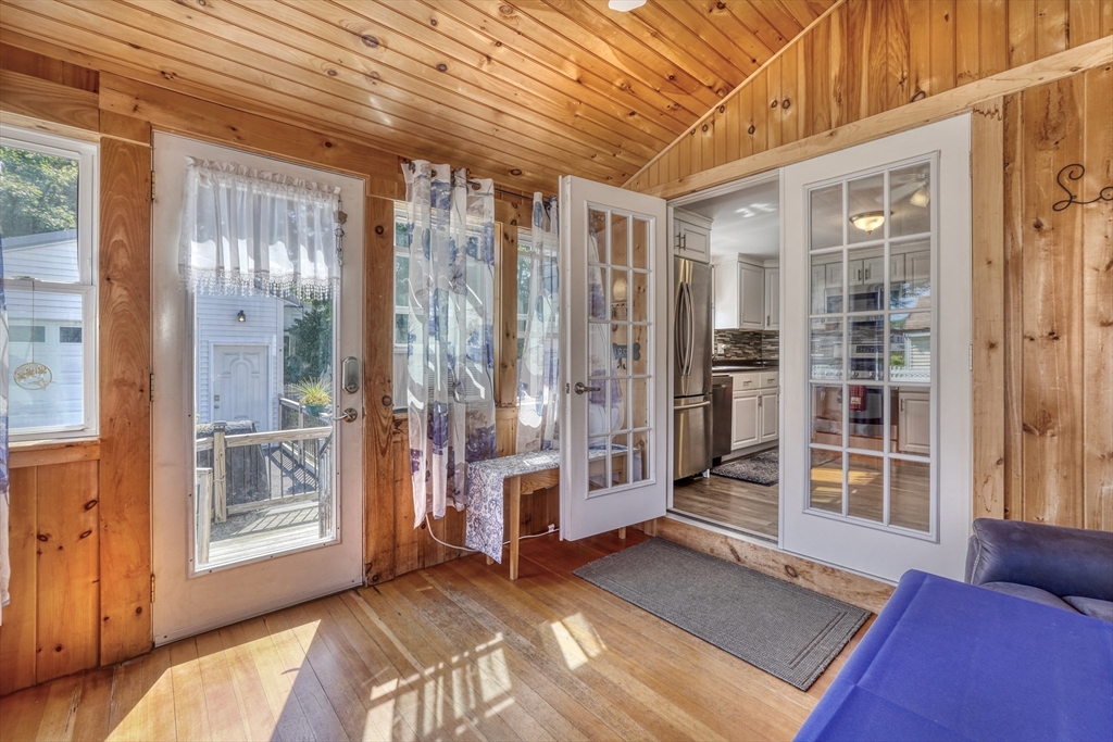 7 Lexington Dr