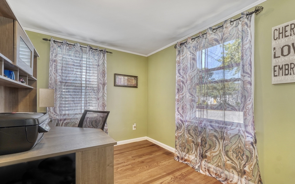 7 Lexington Dr