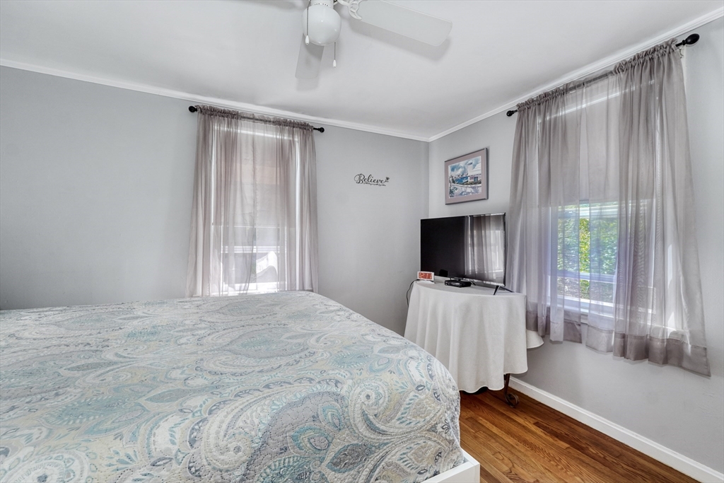 7 Lexington Dr