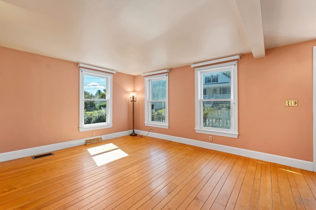 48 Hartford Ave