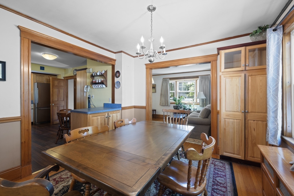 4 Farmcrest Ave