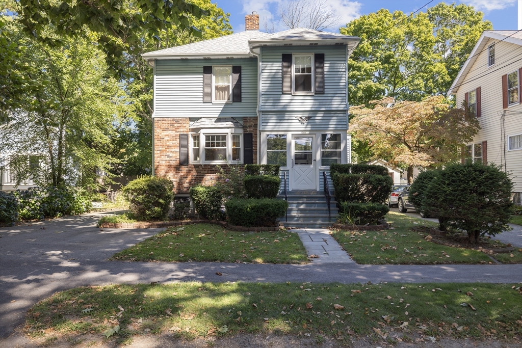 4 Farmcrest Ave