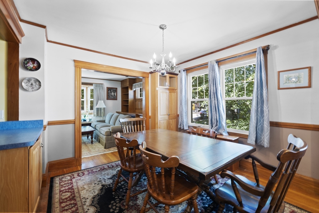 4 Farmcrest Ave
