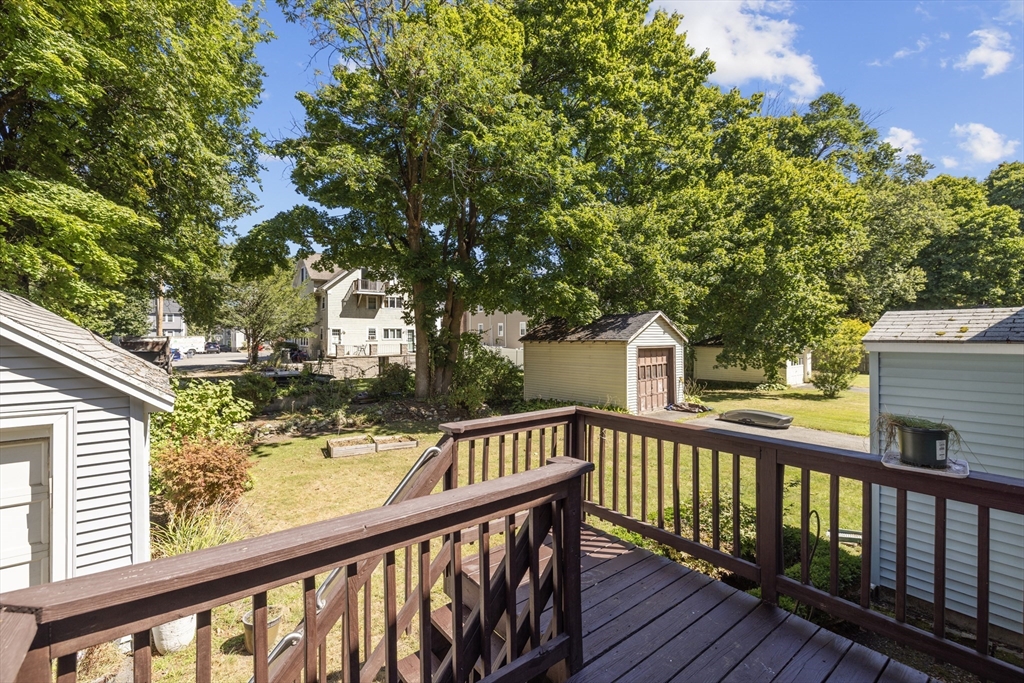 4 Farmcrest Ave