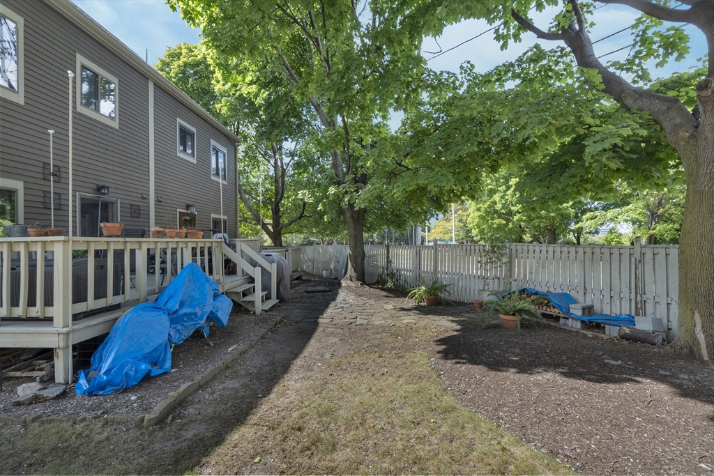 127 Governor Winthrop Rd # 127