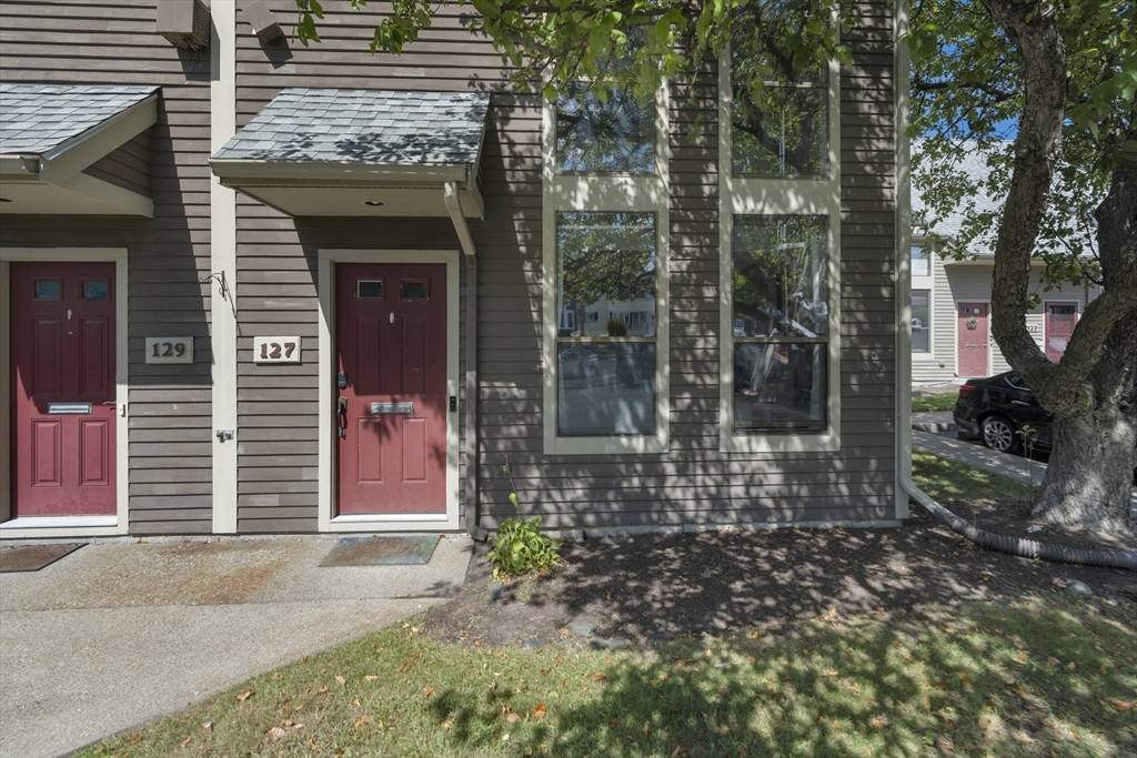 127 Governor Winthrop Rd # 127