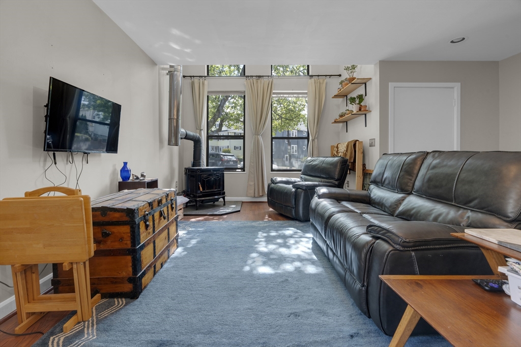 127 Governor Winthrop Rd # 127