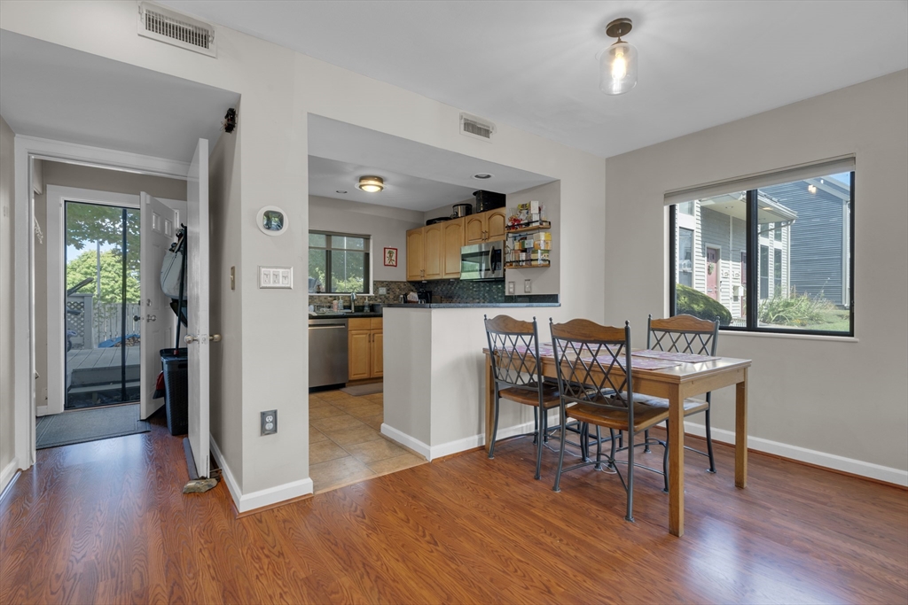 127 Governor Winthrop Rd # 127