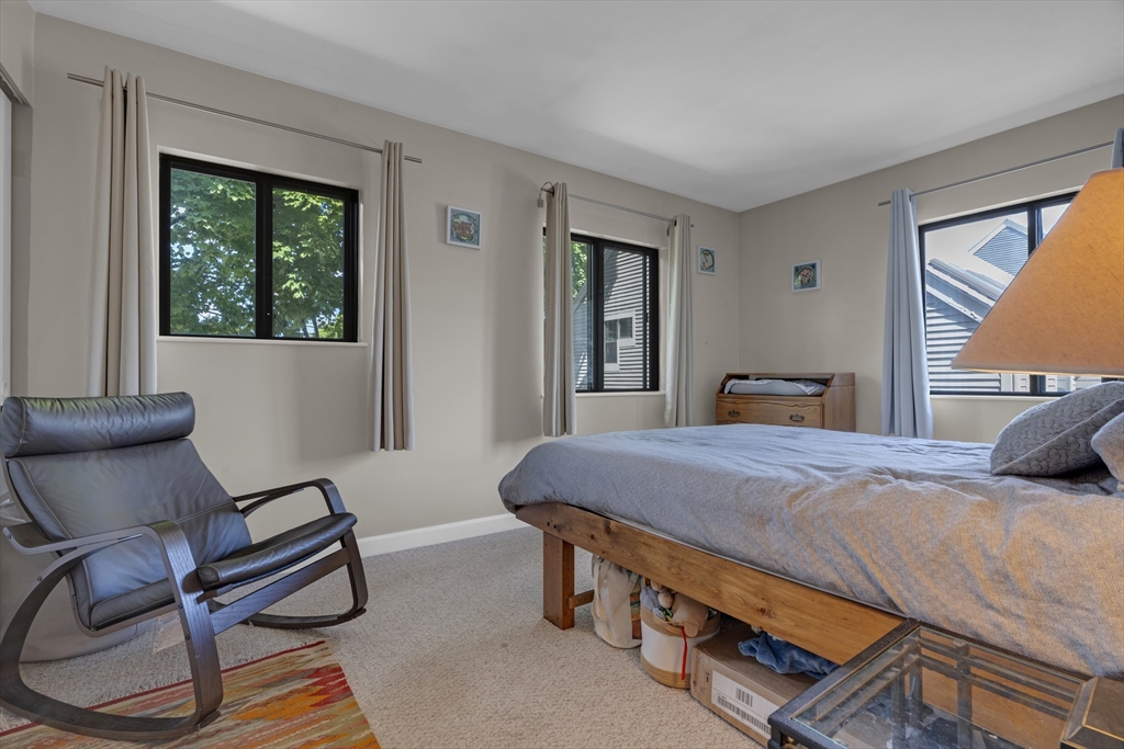 127 Governor Winthrop Rd # 127