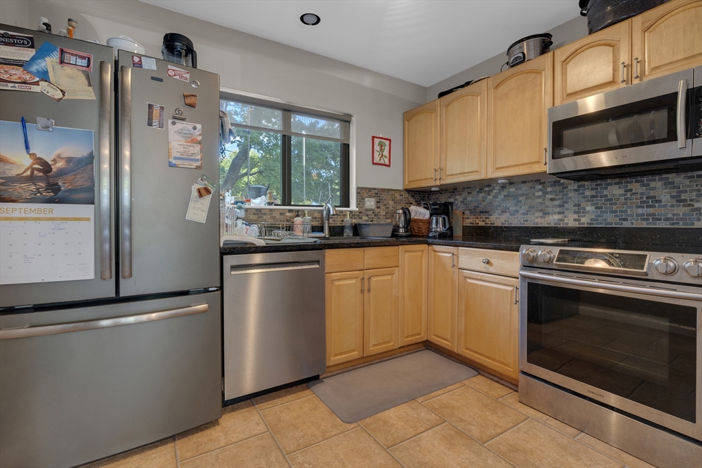 127 Governor Winthrop Rd # 127