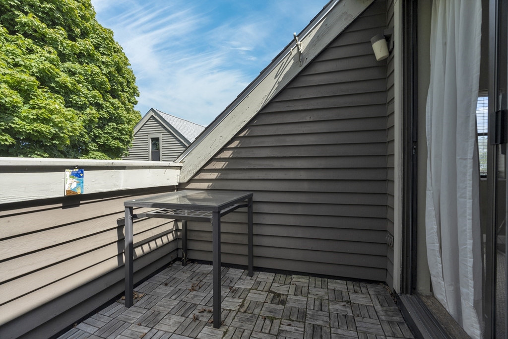 127 Governor Winthrop Rd # 127