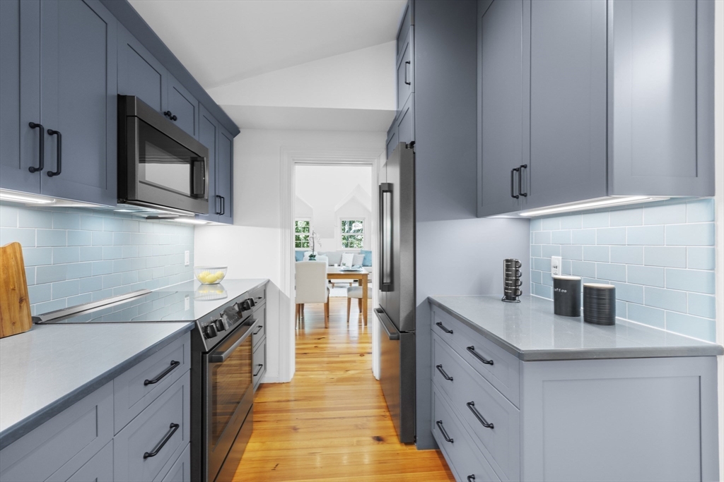4 Centre St # 4
