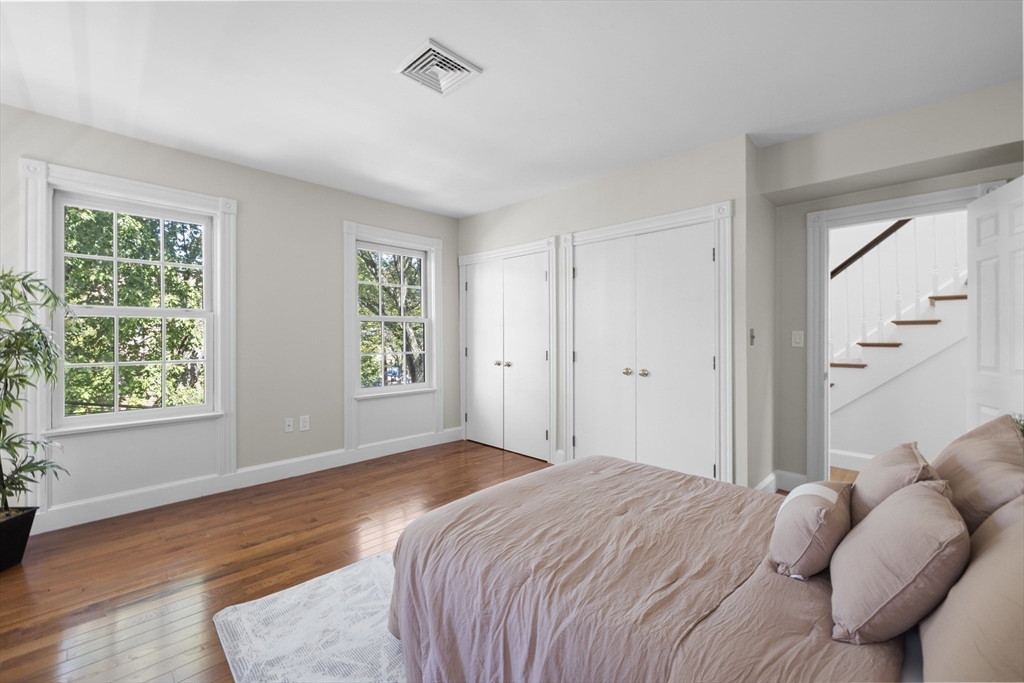 4 Centre St # 4