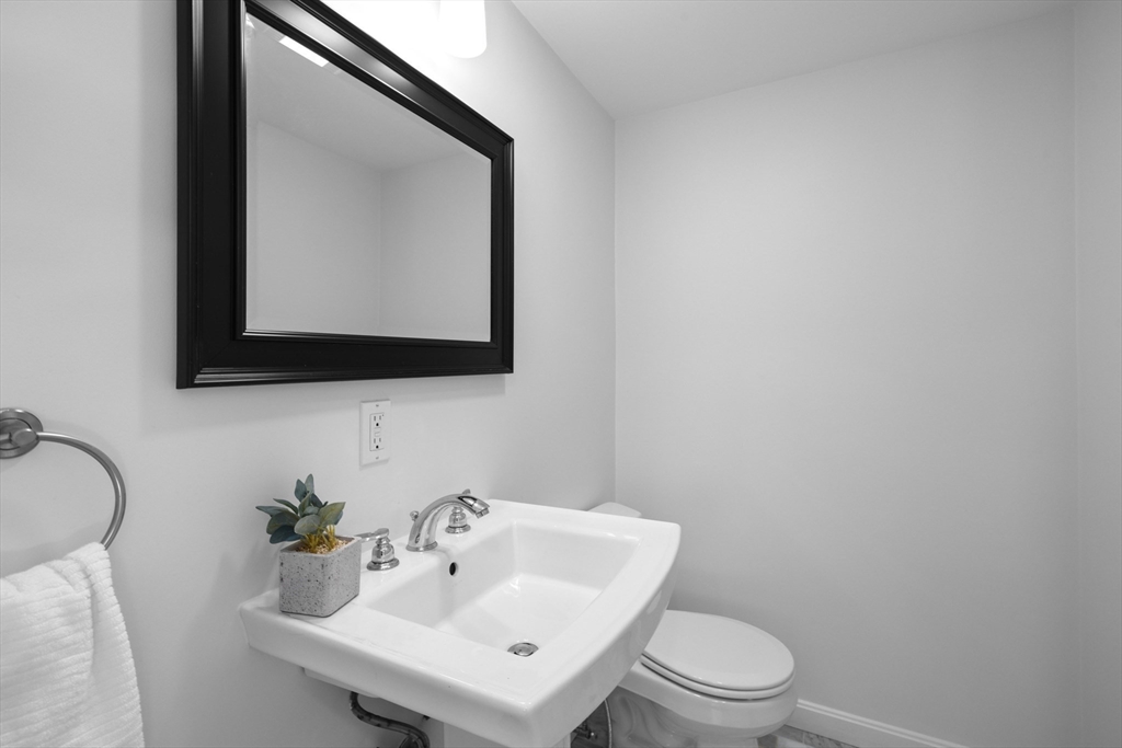 4 Centre St # 4