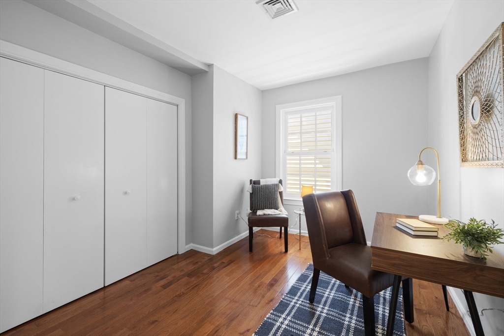 4 Centre St # 4