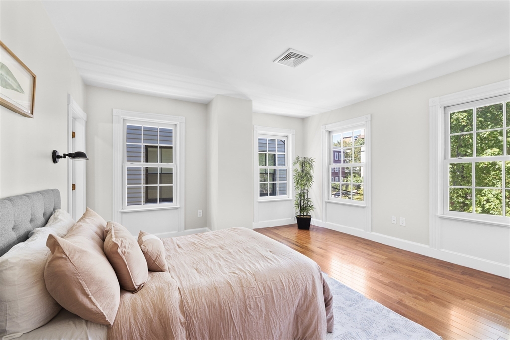 4 Centre St # 4