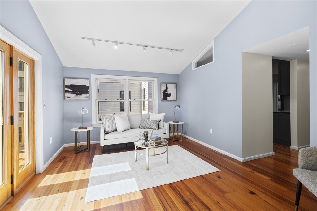 4 Centre St # 4